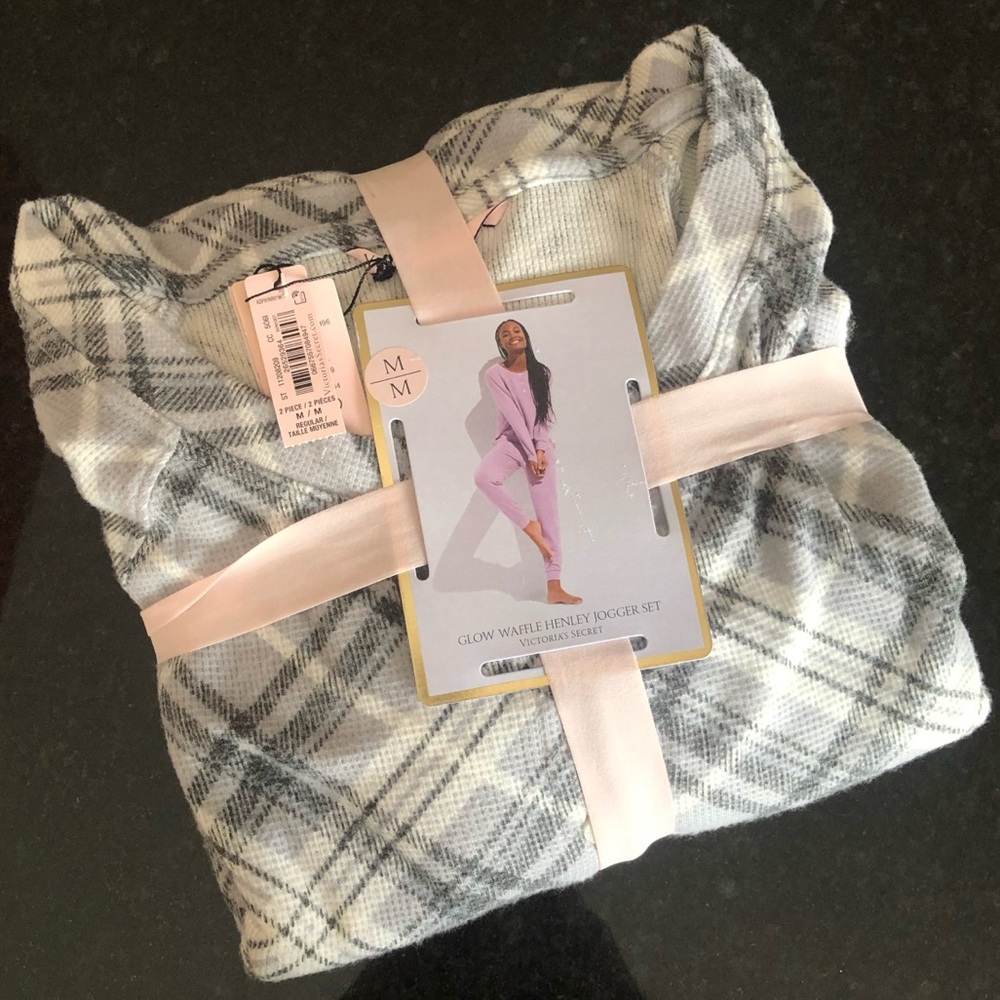 Victoria’s Secret Henley Jogger Pajama Set (M)